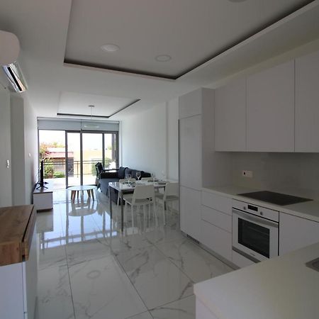 42 Beach Coast Apartment Polis Eksteriør bilde