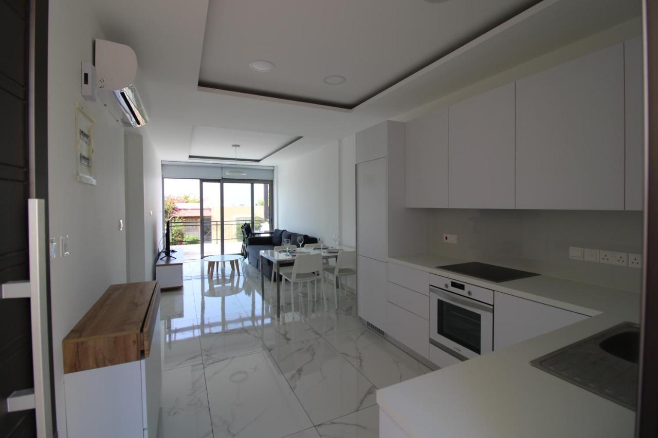 42 Beach Coast Apartment Polis Eksteriør bilde