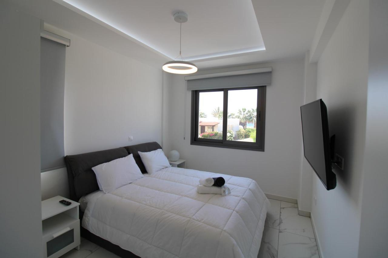 42 Beach Coast Apartment Polis Eksteriør bilde